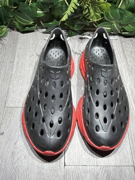KANE Footwear Revive Active Recovery Shoe Men’s Size 11 Black Red Speckle main image 6